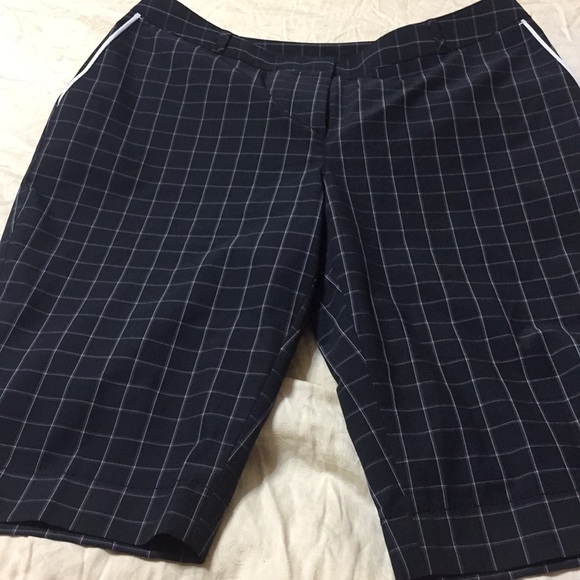 Annika Pants - Annika woman’s sz 4 golf shorts nwot Annika Pants - Annika woman’s sz 4 golf shorts nwot